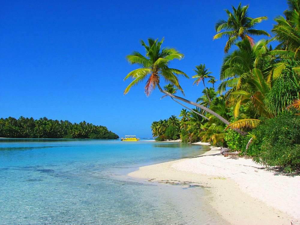 Beautiful Beach in One Foot Island, Aitutaki, Cook Islands