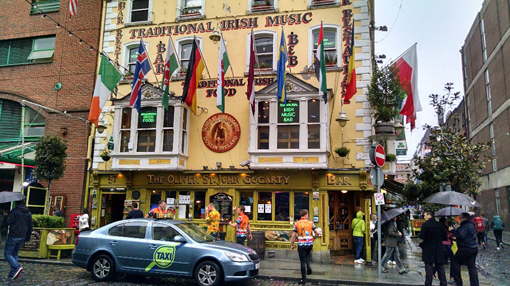 Anthony Saba - The Popular Oliver St.John Gogarty's Pub in Temple Bar, Dublin, Ireland
