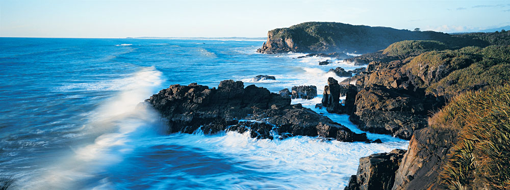  Zažijte krásu drsného západního pobřeží Nového Zélandu
