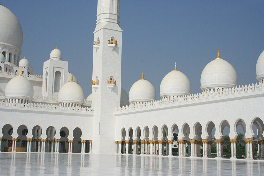 Kirsty Perring - Inside Sheikh Zayed Grand Mosque, Abu Dhabi, United Arab Emirates (UAE)