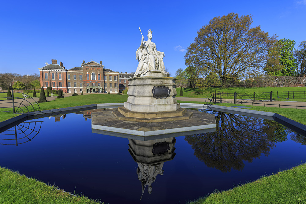 Queen Victoria Statue around Hyde Park, in Front of Kensington Palace, London, UK (United Kingdom)