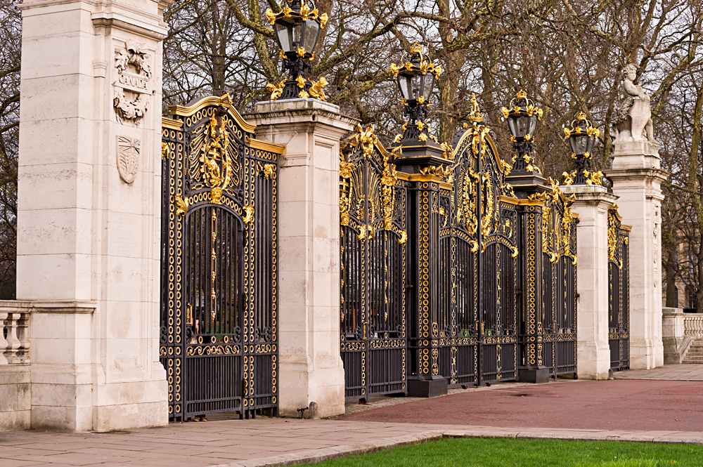 Canada Gate at Buckingham Palace in the Green Park, London, England, UK (United Kingdom)