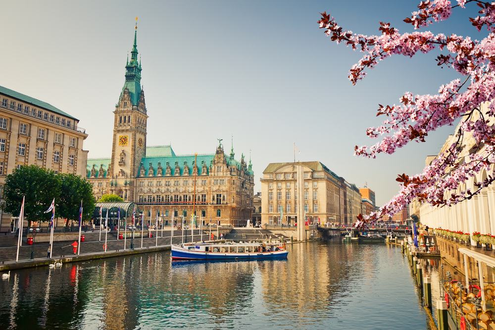 Hamburg town hall and Alster River at spring, Germany 