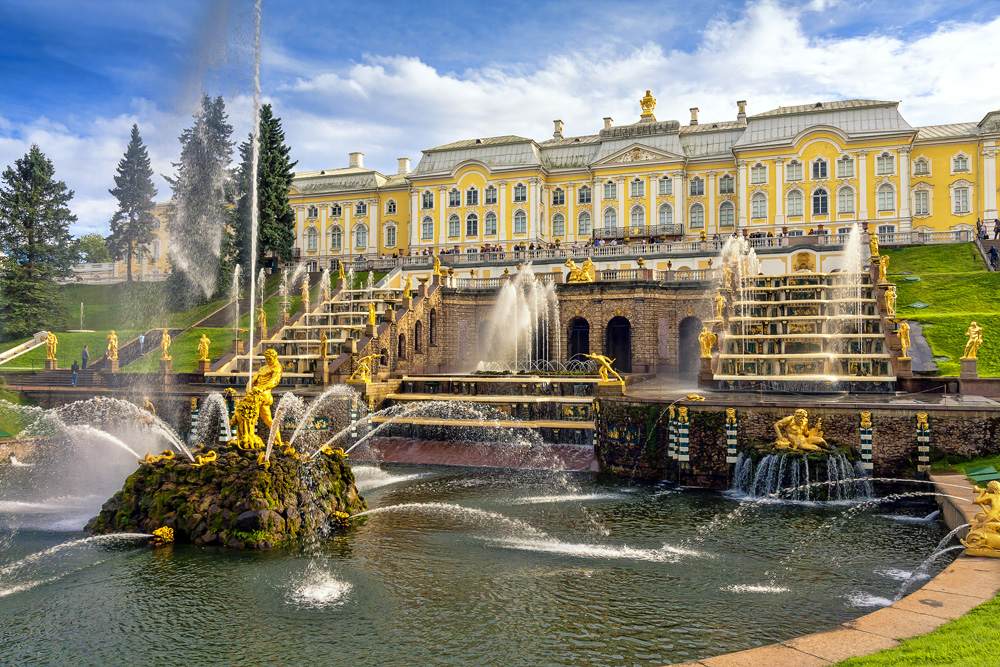 Grand cascade in Perterhof, St Petersburg, Russia 