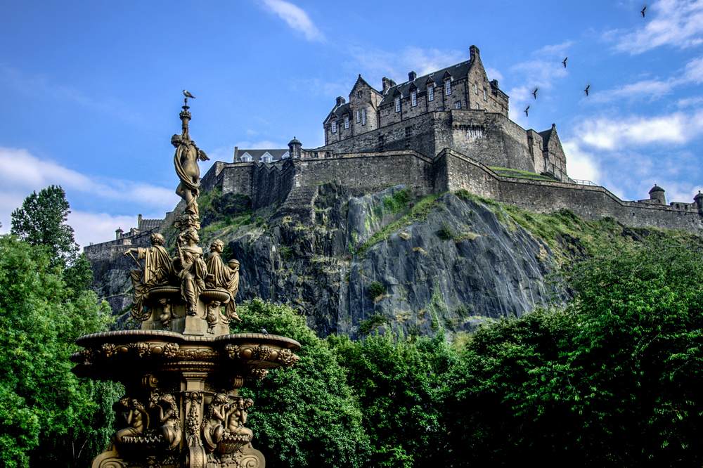 Edinburgh Castle during summer, Scotland, UK (United Kingdom) 