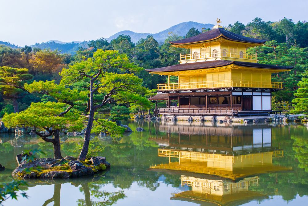 Inkaku-ji Zen Buddhist Temple (Golden Pavilion), Kyoto, Japan 