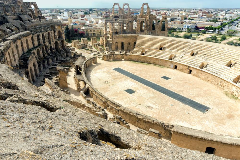 Gladiatorial arena of the El Jem ampitheatre, El Jem, Tunisia 